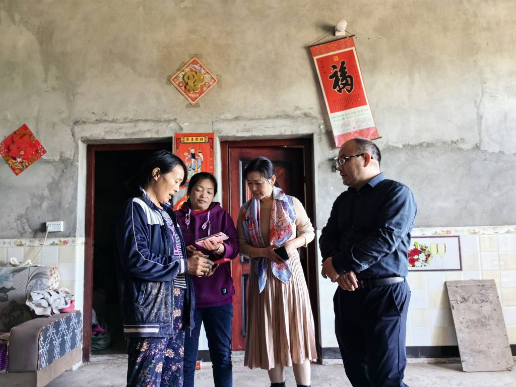 巩固脱贫攻坚成果，持续推进乡村振兴