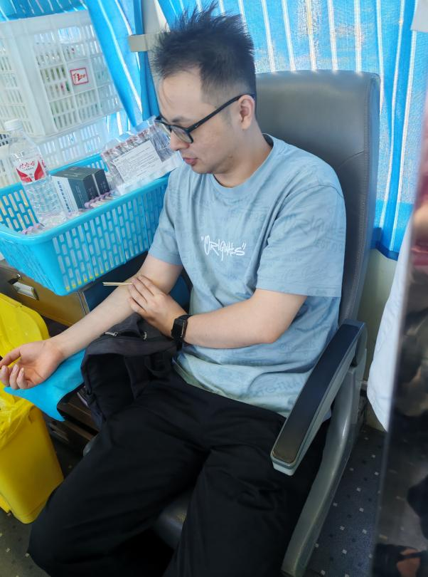 区妇计中心开展无偿献血活动