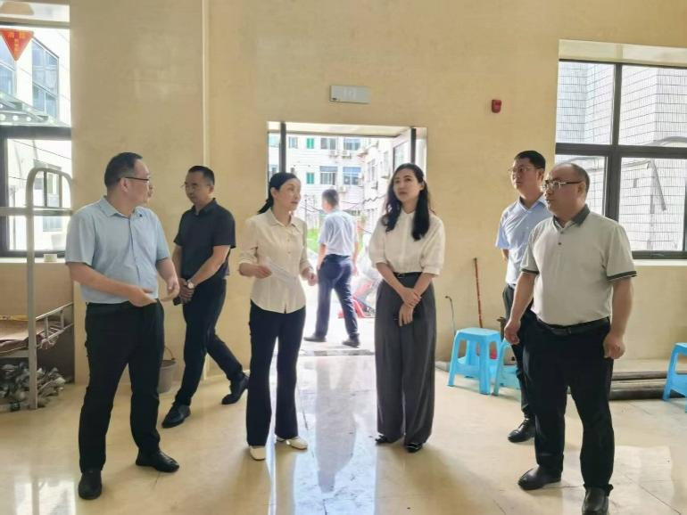 肖萍部长带队调研区妇幼保健院新院区建设