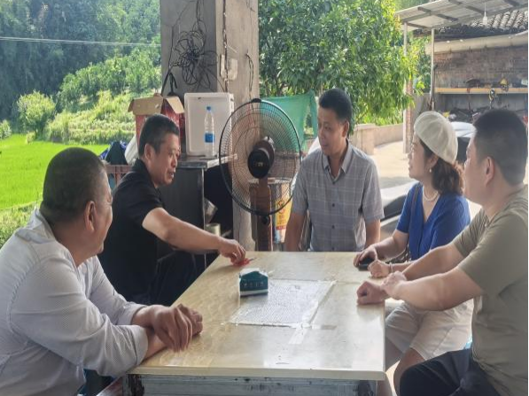 践行群众路线 用心用情服务群众